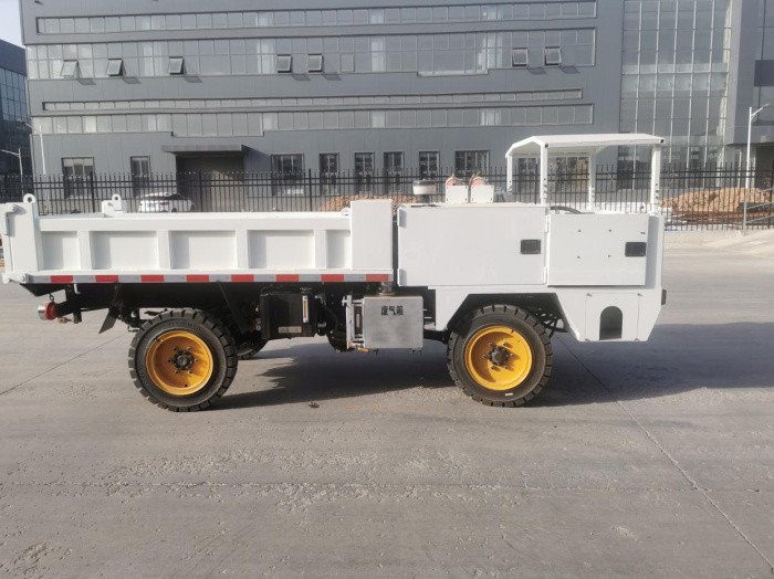 WC1.8E防爆单向侧座驾驶运输车